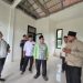 KH Imam Hasyim saat tinjau progres pembangunan Puskesmas di Banbaru, Giliraja, Kec. Giligenting, Sumenep.