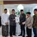 Achmad Fauzi Wongsojudo saat menerima SK Pengurus MUI Jatim.
